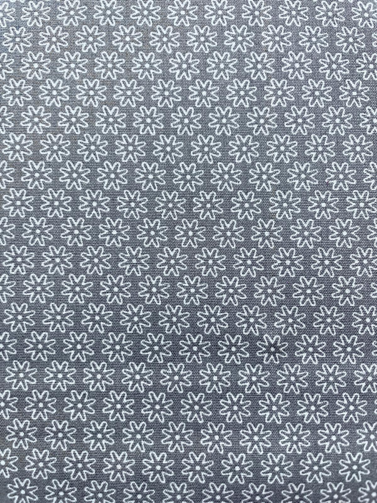 Baumwoll-Webware „Geometrische Blüte“ grau/weiss